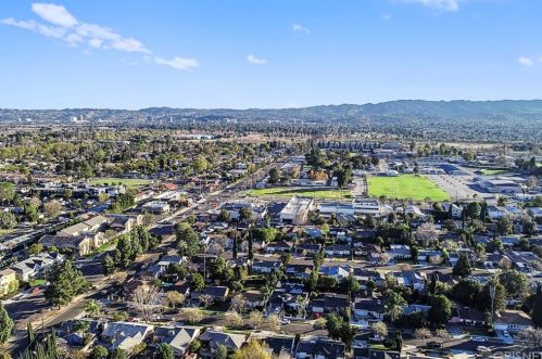 16931 Hart St, Van Nuys CA 91406-4507 exterior