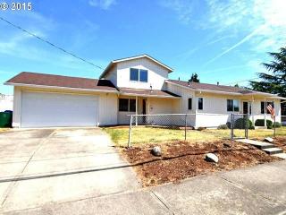 6433 Tenino St, Portland, OR 97206-9645