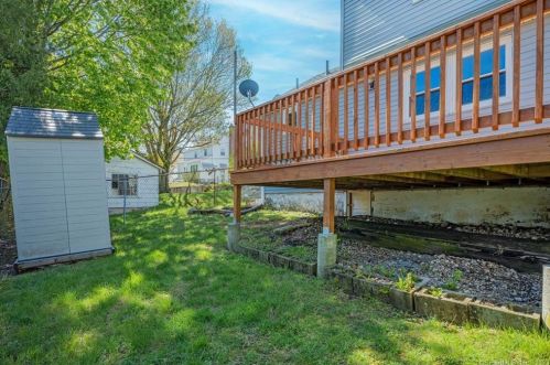 309 Vauxhall St, United States Coast Guard Ac CT  06320-3837 exterior