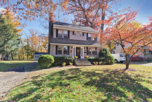 319 Walnut Ave, Cranford, NJ 07016-2907