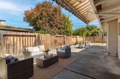 1210 Pecos Way, Sunnyvale CA  94089-2325 exterior