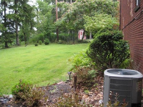 1001 Sullivan Dr, Whitaker PA  15120-1358 exterior
