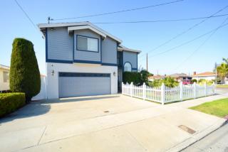 4103 136th St, Hawthorne CA  90250-7224 exterior
