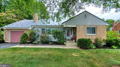 305 Roxbury Rd, Lees Cross Roads, PA 17257-1007