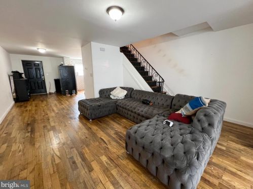 6810 Guyer Ave, Philadelphia PA 19142-2518 exterior