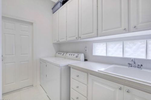 3132 Dominica Way, Naples FL 34119-1606 exterior