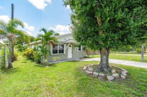 524 14th St, Fort Pierce, FL 34950-7909
