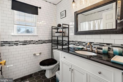 29 Bellmawr Ave, Gloucester NJ  08031-1330 exterior