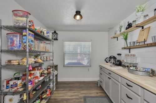 820 Crenshaw Lake Rd, Lutz FL  33548-8129 exterior