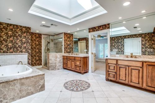 1111 Pebble Beach Dr, Midlothian TX  76063-2645 exterior