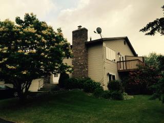 10397 Balsam Ln, Edina MN  55347-4527 exterior