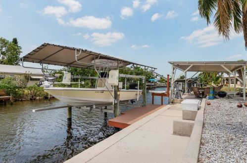 4995 Curlew Dr, Saint James City FL  33956-2826 exterior