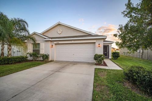 10646 Standing Stone Dr, Wimauma, FL 33598