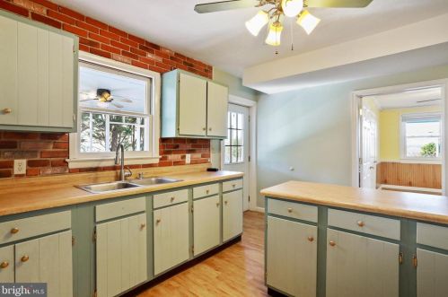 13070 Old Valley Pike, Edinburg VA  22824-3144 exterior