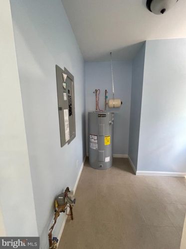 50 Yale Ave, New Castle DE  19720-4328 exterior