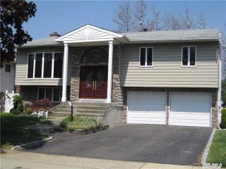 2743 Covered Bridge Rd, North Merrick, NY 11566-4816