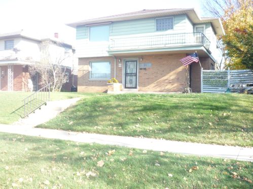 4062 68th St, Milwaukee, WI 53216-1113