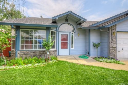 9 River Oaks Dr, Chico, CA 95973-1089