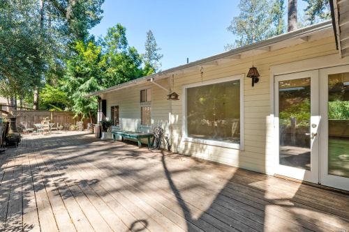 5372 Montecito Ave, Santa Rosa CA 95404-1954 exterior