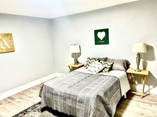 7 Little Ave, Middletown NY  10940-5109 exterior