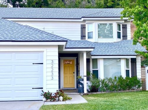 32233 Green Hill Dr, Santa Clarita, CA 91384-3017