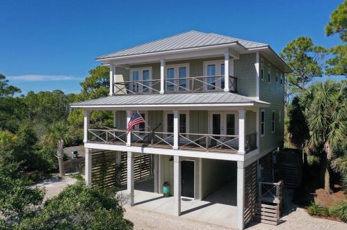 1456 Blueberry Rd, Saint George Island, FL 32328-2337