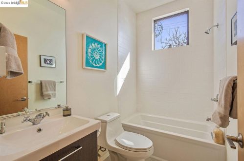 1441 Fairview St, Berkeley CA 94703-2442 exterior