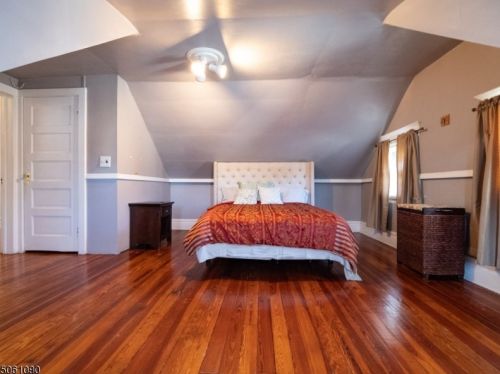 20 Vernon Pl, East Orange NJ  07017-4410 exterior