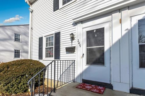 247 Sylvan Knoll Rd, Stamford, CT 06902-5342