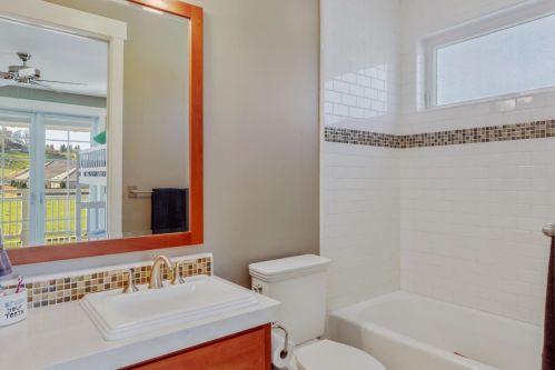 10817 Goldsborough Cir, Valley Home CA 95361-7649 exterior