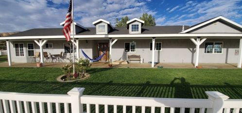 6025 Snowshoe Thompson Rd, Santa Clarita, CA 91390-3471