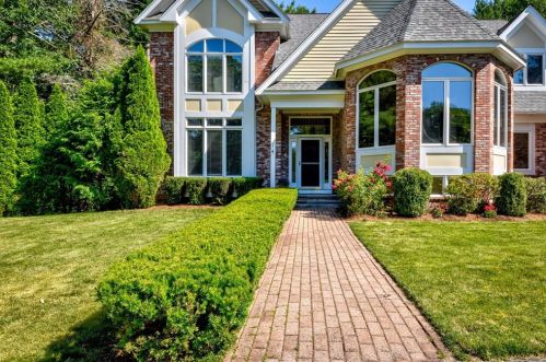 1 Nokomis Way, Natick, MA 01760-6079