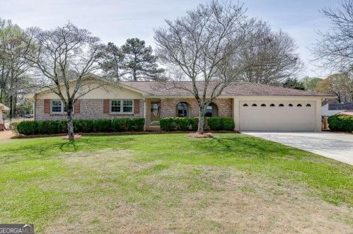 843 Denise Ct, Stone Mountain, GA 30087-2928