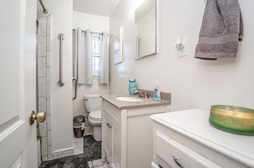 1818 Rose Ave, Compton CA  90221-1006 exterior