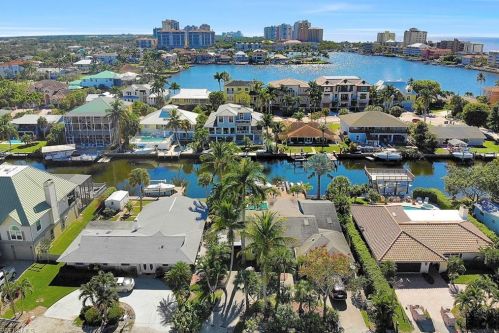 284 Tradewinds Ave, Naples, FL 34108-2327
