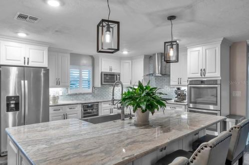 4592 40 St, Saint Petersburg FL  33714-2220 exterior
