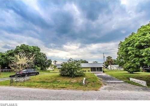 103 Oregon Rd, Lehigh Acres, FL 33936-6115