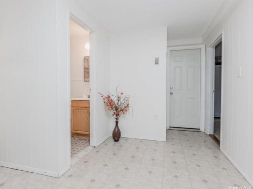 23 Wentworth Dr, Huntington Station NY  11746-6926 exterior