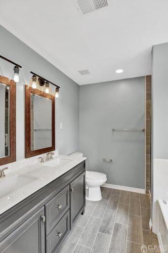 129 Murray Dr, Old Bridge NJ  08857-4205 exterior