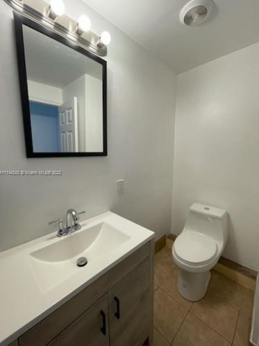 208 Southern Ave, Fort Pierce FL  34950-5433 exterior