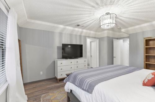 1502 Meadow Glen St, Richardson TX  75081-2541 exterior