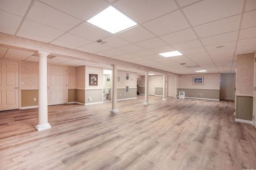 22 Little Harbor Rd, Mount Sinai NY  11766-1208 exterior