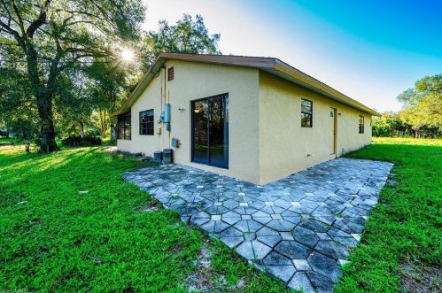 341 18 St, Naples FL 34117-9453 exterior