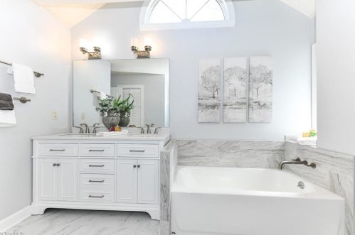 3206 Cardinal Ridge Dr, Greensboro NC  27410-8250 exterior