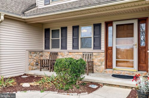 25 Forest Ridge Ct, Red Lion PA 17356-8448 exterior