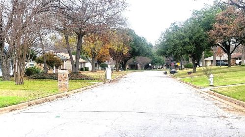 1815 Shenandoah Dr, Euless, TX 76039-2246