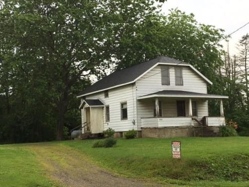 11460 Pont Rd, Albion, PA 16401-9412