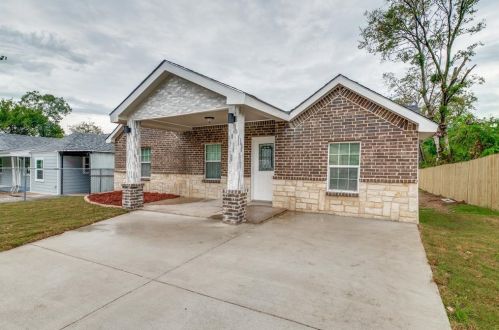2504 Donalee St, Fort Worth, TX 76105-4101