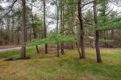 24 Kirriemuir Rd, Stratham NH  03885-2538 exterior