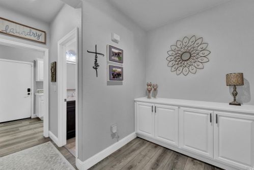 585 Topeka Ln, Vacaville CA 95687-4353 exterior